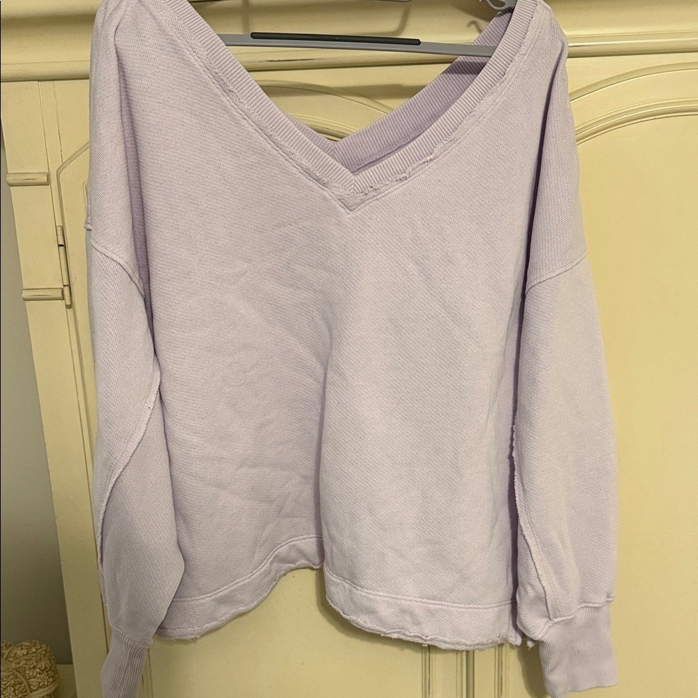 American Eagle Outfitters Light Purple V-Neck Sweatshirt large